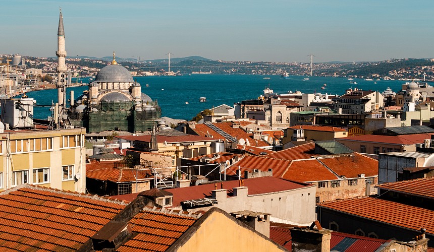 Менять валюту на стамбульском Гранд-базаре стали и крупные компании