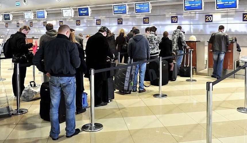 В аэропортах хотят сделать стойки регистрации для беременных