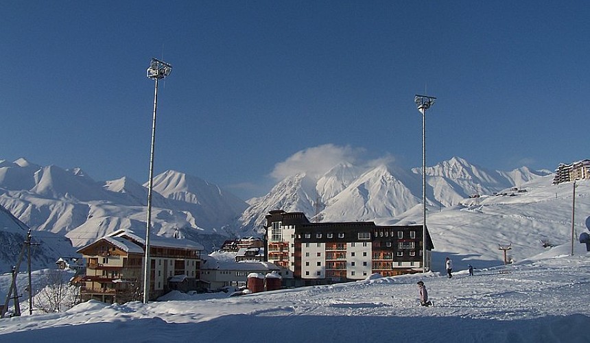 Отдых в Грузии: туристы жалуются на перебои с электричеством на горнолыжном курорте Гудаури 