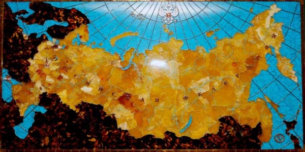 В Калининграде туристов "обяжут" посещать янтарный комбинат