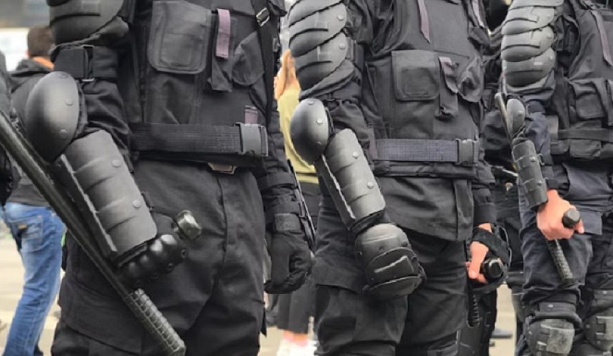 Отдых в Турции не должны омрачать уличные торговцы: полиция Антальи создала спецназ